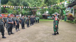 Babinsa Koramil 0816/16 Waru Dukung Penguatan LINMAS Desa Bungurasih Melalui Diklat Anti Narkoba dan Mitigasi Bencana