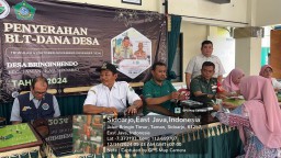 Babinsa Koramil 0816/14 Taman Dampingi Penyaluran BLT-DD Tahap IV untuk Warga Desa Bringinbendo