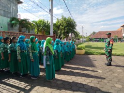 Babinsa 0816/03 Buduran memberikan materi Wasbang dan PBB Dasar
