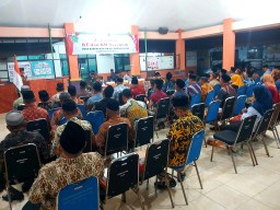 Babinsa Koramil 0816/09 Krian Hadiri Pelantikan RT dan RW Serentak di Desa Barengkrajan