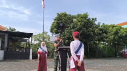Batuud Koramil 0816/15 Sukodono Ajak Siswa SD Al Chusaini Tingkatkan Disiplin dan Stop Bullying