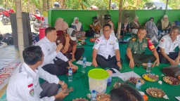 Danramil 0816/05 Tulangan Hadiri Pertemuan Rutin FFKD di Desa Kenongo, Pererat Sinergi Antar Instansi dan Pemerintah Desa