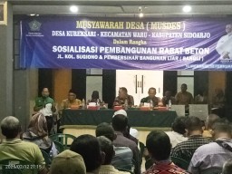 Danramil 0816/16 Waru Hadiri Musyawarah Desa Kureksari untuk Sosialisasi Pembangunan Beton Rabat dan Pembersihan Bangunan Liar
