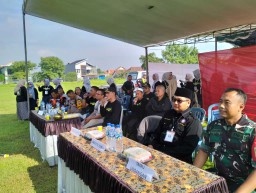 Babinsa Koramil 0816/09 Krian Hadiri Ruwat Desa dan Pagelaran Tumpeng Tempe Raksasa di Sedengan Mijen
