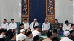 Dandim 0816 bersama Plt Bupati Sidoarjo hadiri Pengajian rutin Ahad dan doa bersama di Ponpes Bahrul Hidayah
