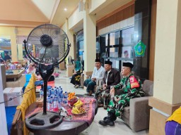 Anggota Babinsa Boro Hadiri Undangan Tasyakuran Ruwat Desa