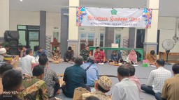 Babinsa Koramil 0816/09 Krian Hadiri Musyawarah Koordinasi Lembaga Desa Tropodo untuk Pembangunan yang Lebih Baik