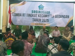 Danramil 0816/17 Gedangan Dukung Sosialisasi Lomba RT 2025 untuk Wujudkan Lingkungan Sehat, Asri, dan Mandiri