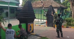 Anggota Koramil 0816/06 Tanggulangin lakukan pembersihan dan pembenahan pangkalan