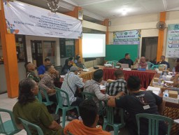 Babinsa Koramil 0816/16 Waru Hadiri Konsultasi Publik AMDAL, Dukung Pembangunan Ramah Lingkungan di Desa Ngingas