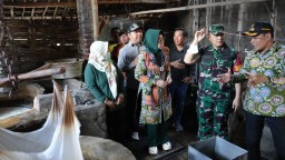 Dandim 0816/Sidoarjo Dampingi Bupati Sidak Pabrik Tahu Tropodo, Bersinergi Wujudkan Produksi Ramah Lingkungan