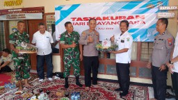 Sinergitas TNI-Polri Dalam Rangka HUT Polri Ke-79 Di Polsek Tarik
