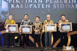 Apresiasi untuk Pengabdian Tanpa Batas, Dandim 0816/Sidoarjo Raih Radar Surabaya Award 2025 Berkat Dedikasi Karya Nyata untuk Rakyat