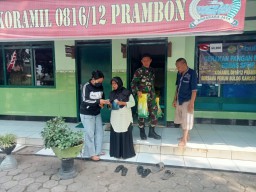 Gerakan Pangan Murah di Prambon, Koramil 0816/12 Prambon Salurkan 200 Sak Beras SPHP untuk Ringankan Beban Warga