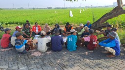 Babinsa Koramil 0816/10 Balongbendo Hadiri Kenduri Poktan “Suko Prasojo”