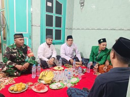 Menjaga kerukunan umat beragama Babinsa Koramil 0816/01 Sidoarjo hadiri Maulid Nabi Muhammad 1447 H.