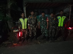 Babinsa dan Banser Balongbendo Gelar Patroli di Desa Jeruk Legi, Sinergi Hangat Demi Jaga Kamtibmas dan Cegah Gangguan Keamanan