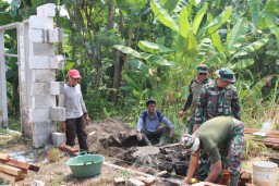 Satgas TMMD ke-126 Kodim 0816/Sidoarjo Bangun Rumah Warga di Desa Kedondong, Wujudkan Hunian Layak dan Kehidupan Lebih Sejahtera