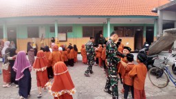 Wujud Kepedulian Satgas TMMD: Tanamkan Nilai Disiplin Sejak Usia Dini di Desa Kedondong