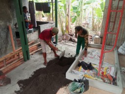 Perbaikan Rutilahu Dikebut, Bantuan Sembako Disalurkan: Aksi TMMD 126 Sidoarjo di Desa Kedondong.