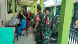 Babinsa Koramil 0816/05 Tulangan Dampingi Layanan Safari KB Wujudkan Keluarga Sehat di Lokasi TMMD ke-126