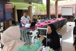 Satgas TMMD 126/Sidoarjo: Hadirkan Layanan Kesehatan Mata Gratis untuk Warga
