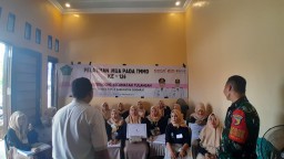 Sentuhan Humanis TMMD: Latih Skill MUA, Ciptakan Kemandirian Warga