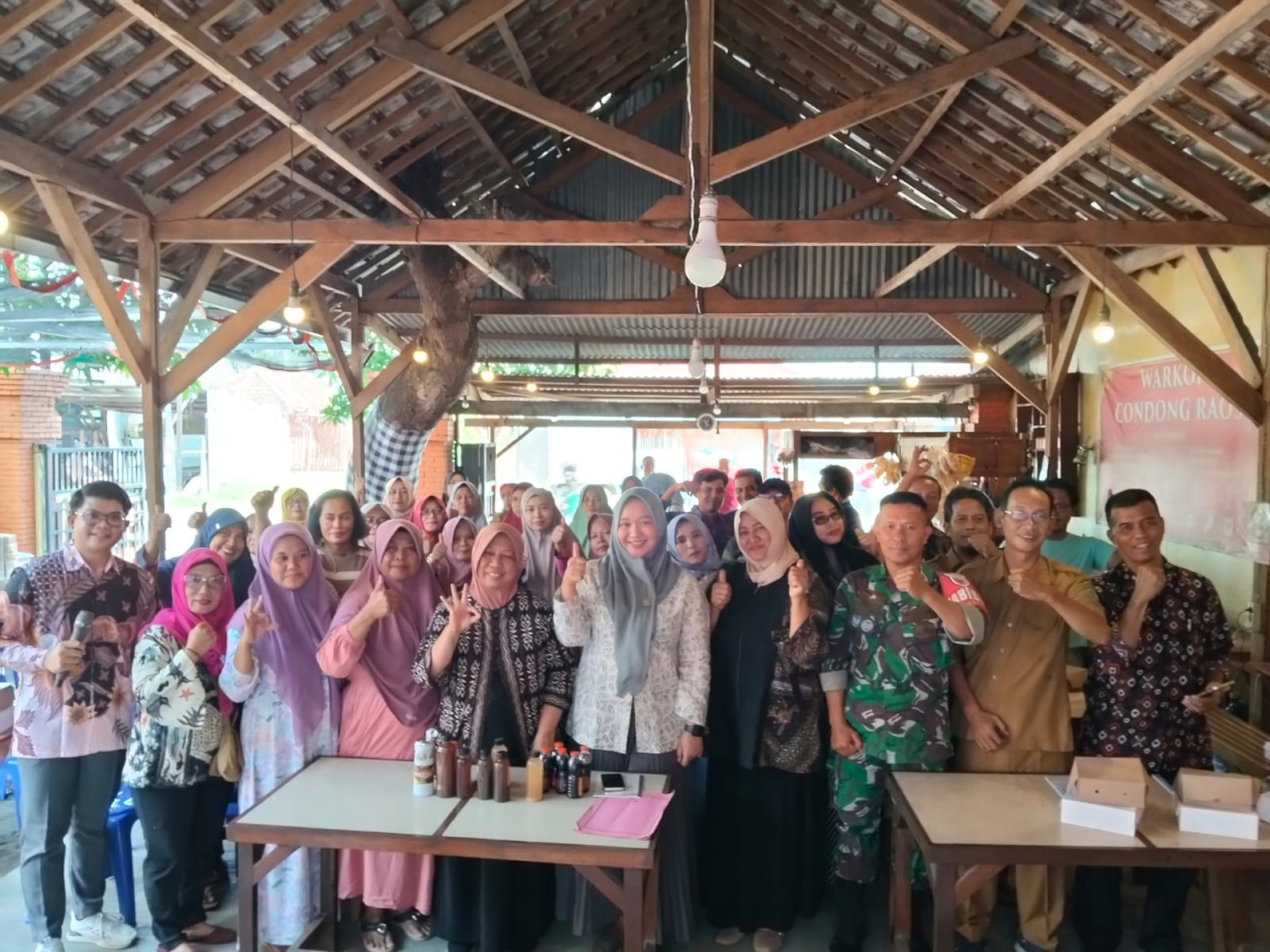 Pelatihan Eco-Enzim Wonoayu: Warga Belajar Ubah Limbah Kulit Buah Jadi Solusi Lingkungan
