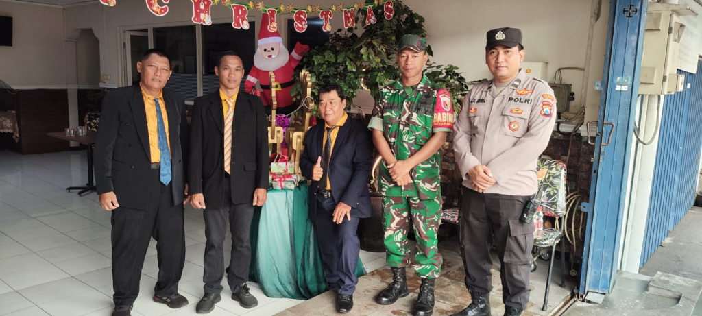 Babinsa Desa Larangan Laksanakan PAM Ibadah Natal Bertema “TerangMU Bercahaya”