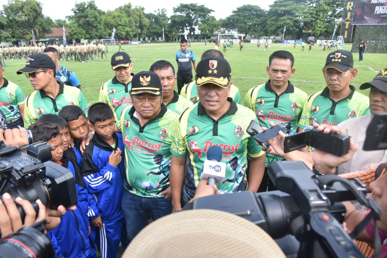 Turnamen Sepak Bola U-12, perebutkan Piala Bergilir Pangdam V Brw