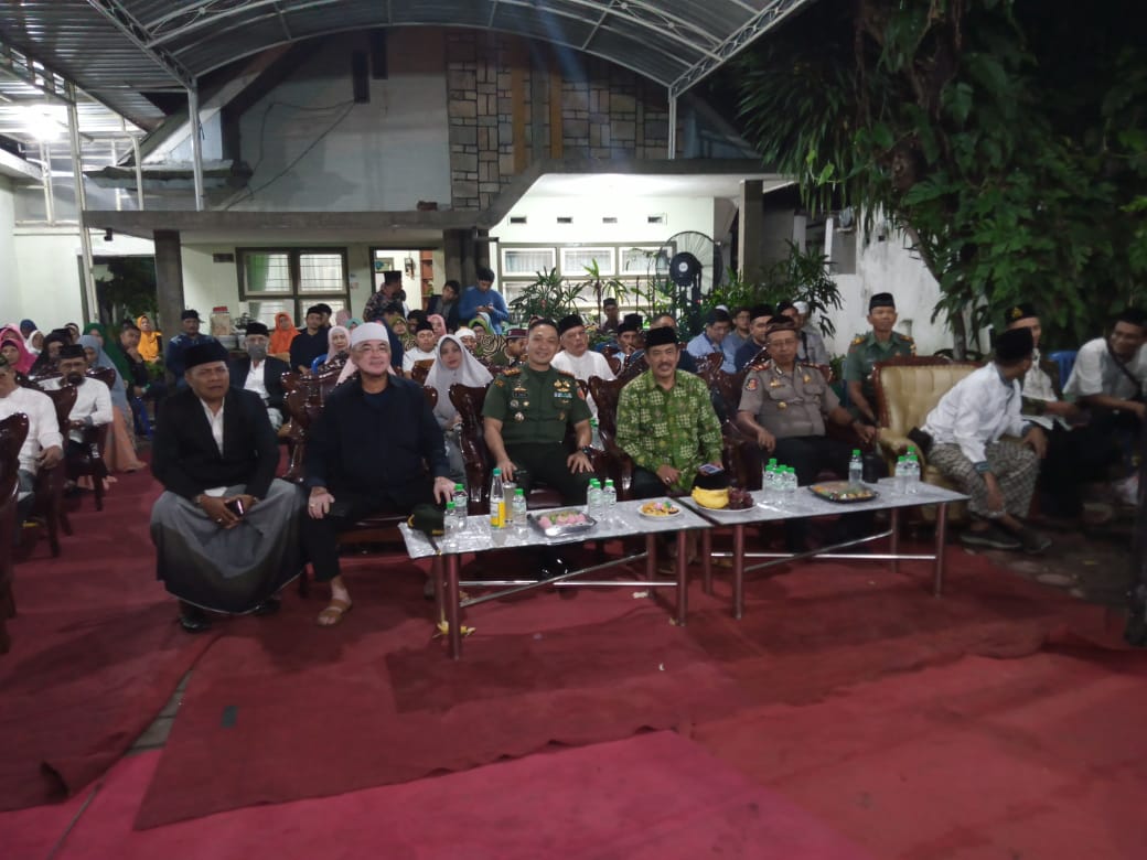 HAUL ALM. H. ABD WACHID DJALIL MAWARDI BERSAMA KH. AGOES ALI MASYURI