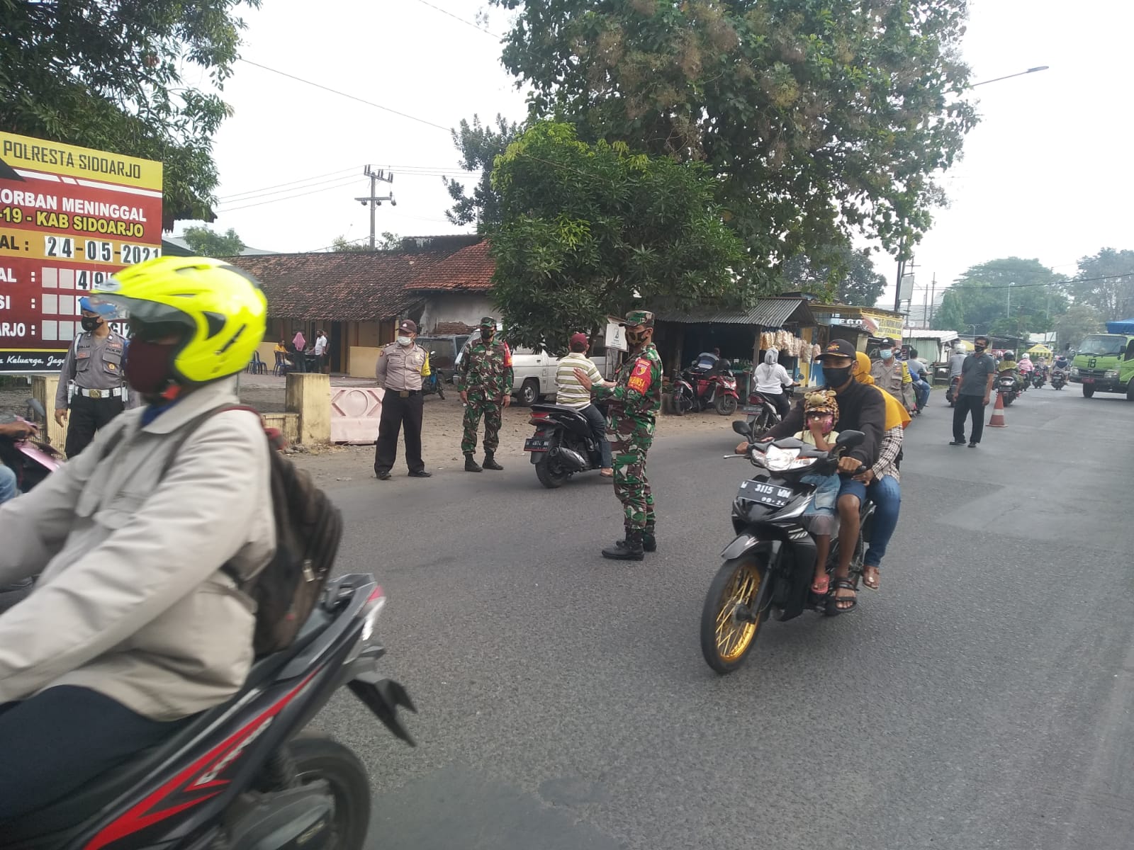 Tiga pilar Kec Tulangan melakukan kegiatan Operasi Yustisi