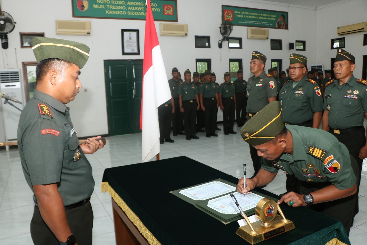 Serah Terima Jabatan Danramil, Perwira Staf, dan Ketua Persit Kartika Chandra Kirana Ranting XLIII Kodim 0816