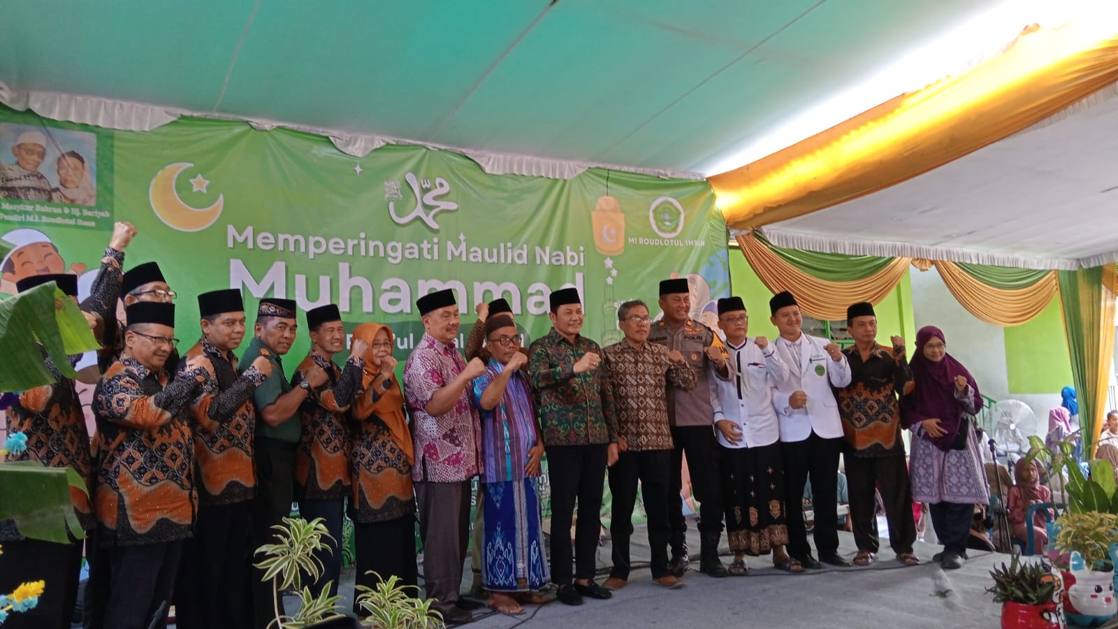 Momen Kebersamaan dan Keteladanan dalam Memperingati Maulid Nabi Muhammad SAW di MI Roudlotul Ihsani