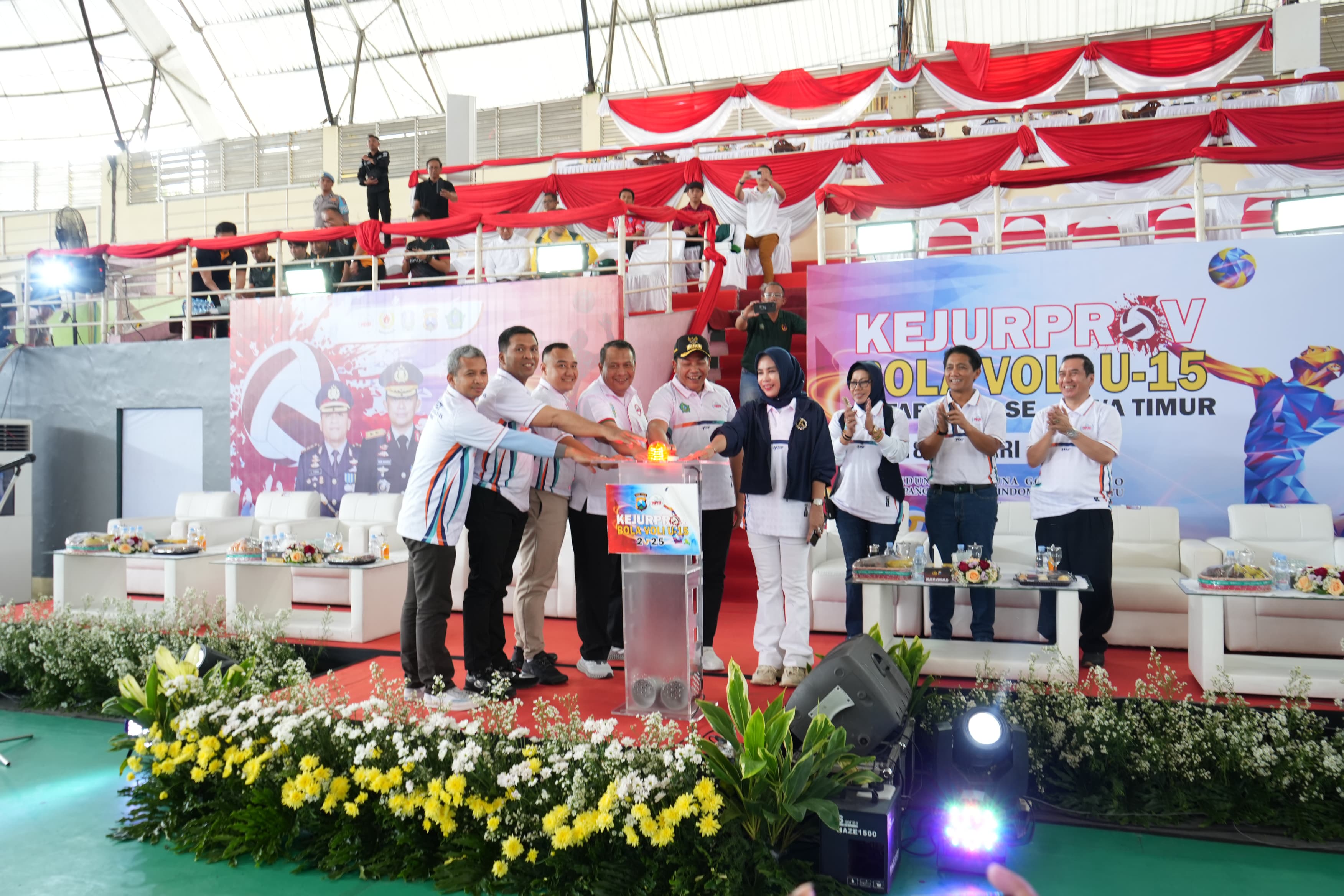 Dandim 0816/Sidoarjo Berikan Semangat di Pembukaan Kejurprov Bola Voli Indoor U-15 Jawa Timur 2025