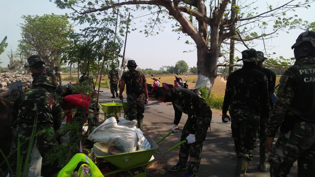 SEMANGAT SATGAS TMMD KODIM 0816/SIDOARJO BERSAMA WARGA DESA KUPANG