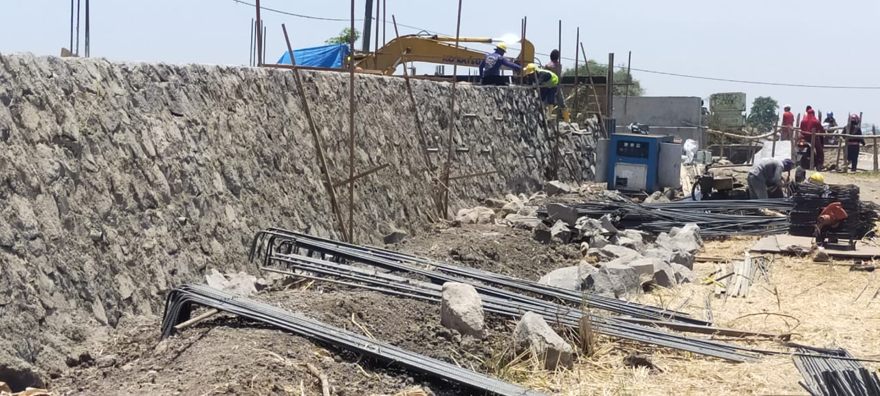 Kebut Plengsengan Jalan, Satgas TMMD 106 Tak Abaikan Kualitas