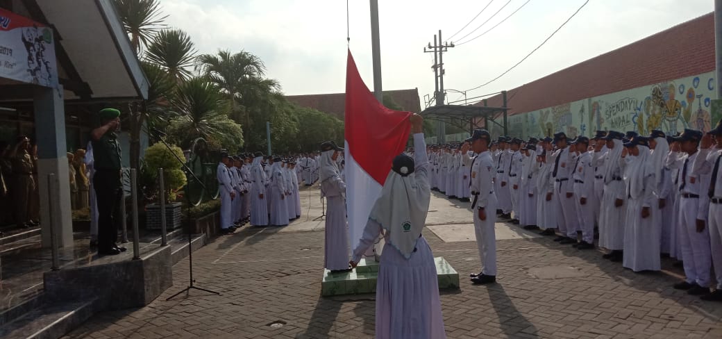 Batuud Ramil 0816/13 Wonoayu sebagai Irup Hari Pahlawan di SMPN 2