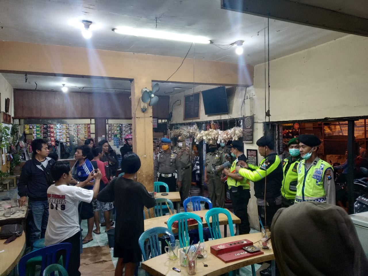 1 REGU BABINSA KORAMIL 0816/WARU GELAR PATROLI