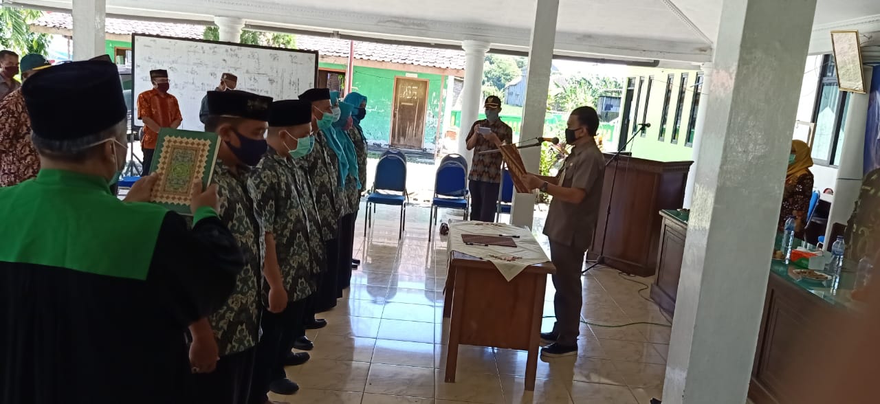 Danramil 0816/08 Jabon Hadiri Pelantikan BPD Terpilih Desa Trompoasri