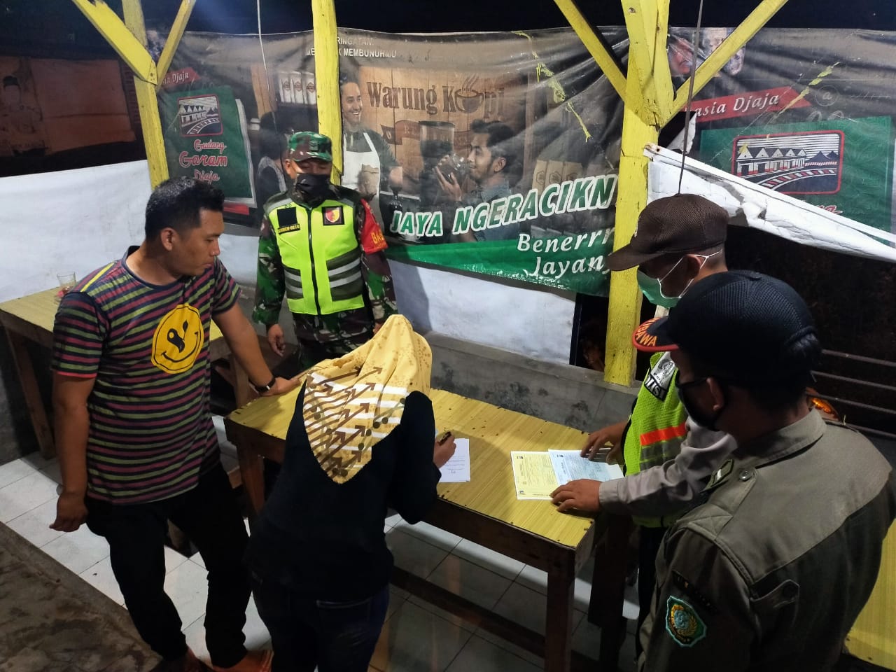 Patroli Bersama Forkopimka Jabon Guna Cegah Covid 19