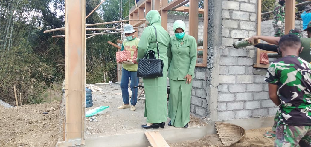 Ternyata Warga yang Bekerja di TMMD 108 Juga Mendapat Bingkisan