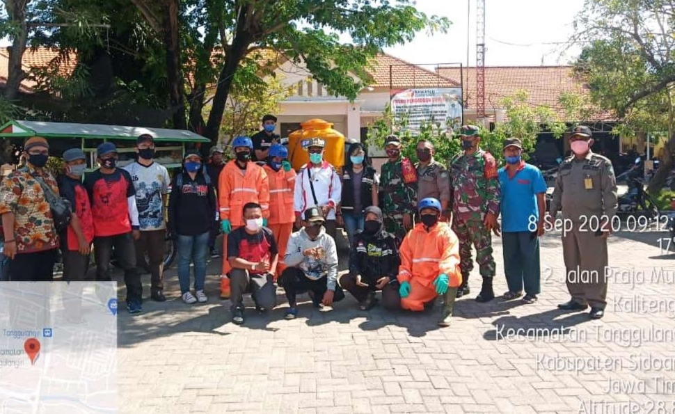Anggota Koramil 06/ Tanggulangin Melaksanakan Penyemprotan Disinfektan
