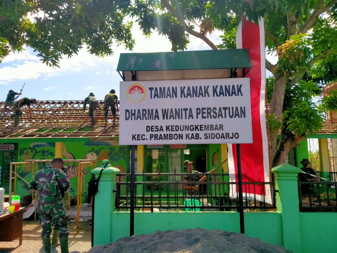 Kodim 0816 Sidoarjo Rehab TK Dharma Wanita Persatuan Kedungkembar