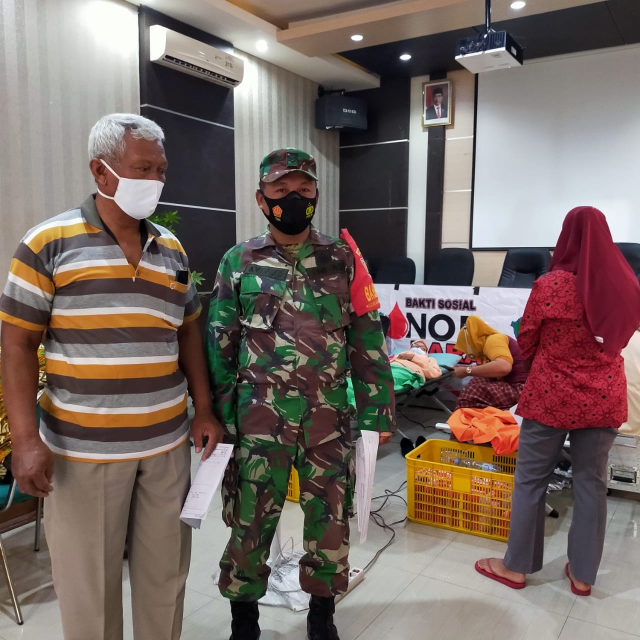 Babinsa Jabon Ikut Donor Darah Di Aula Kecamatan