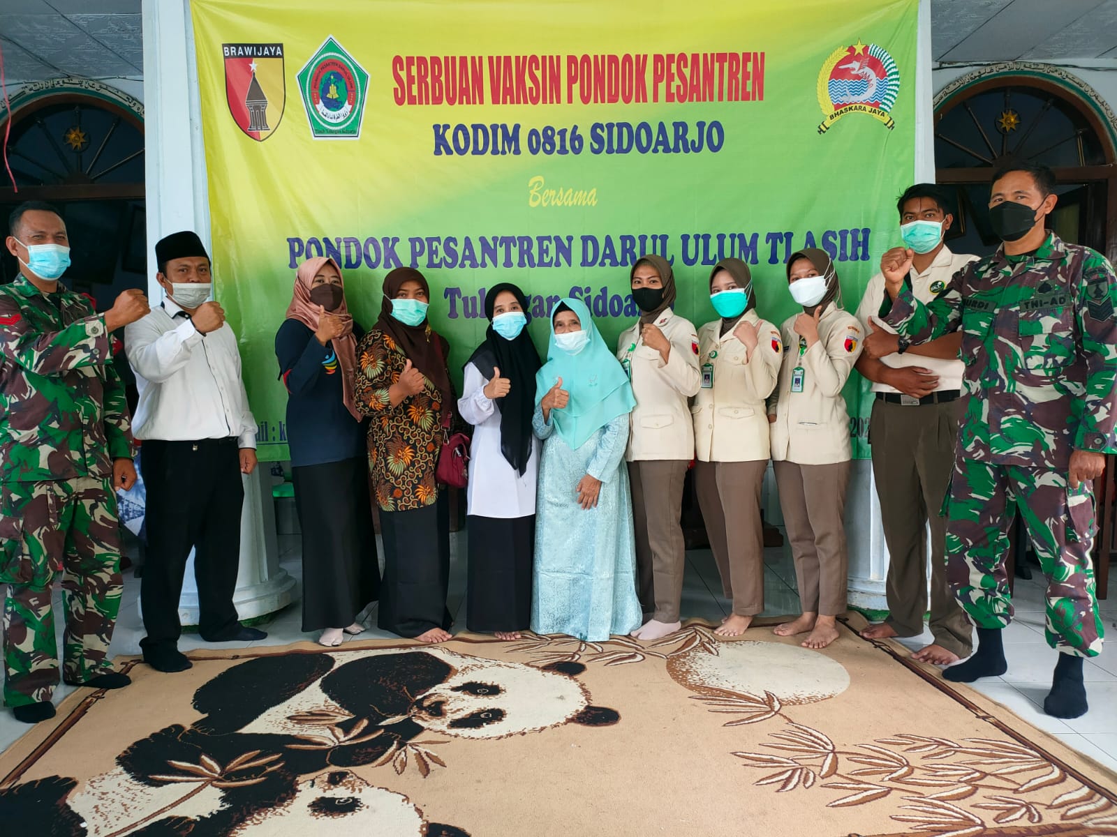 Pendampingan Babinsa Koramil 0816/05 Tulangan Pada Giat Vaksin Massal