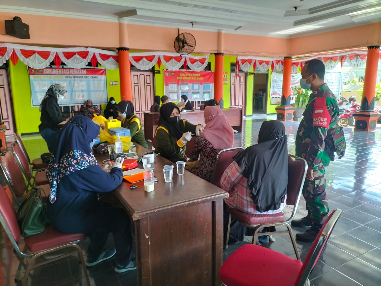 Kodim 0816/Sidoarjo gencarkan vaksin door to door lansia di Candi