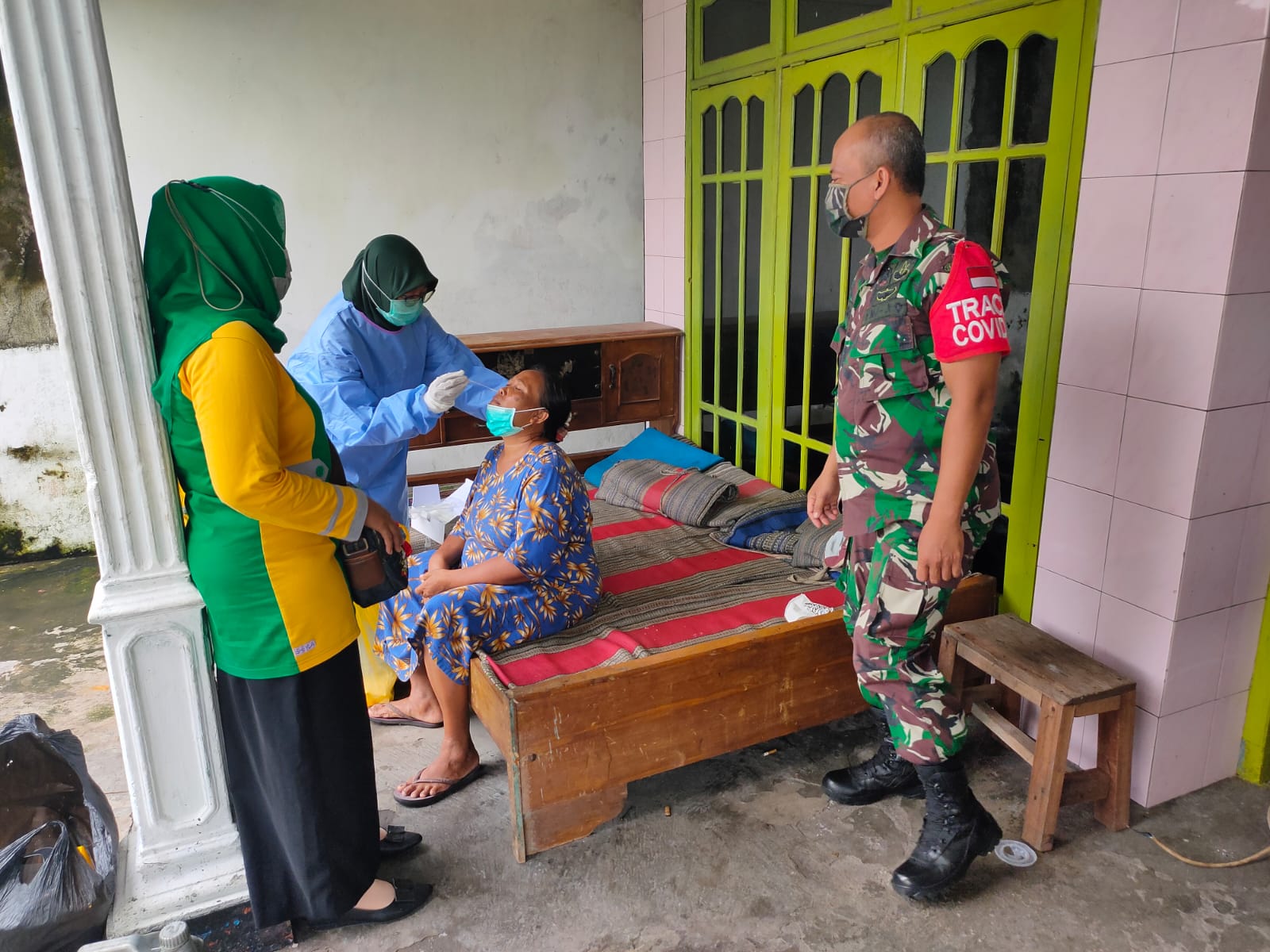 Sertu Eko Prayudi Laksanakan Tracing Di Desa Wangkal