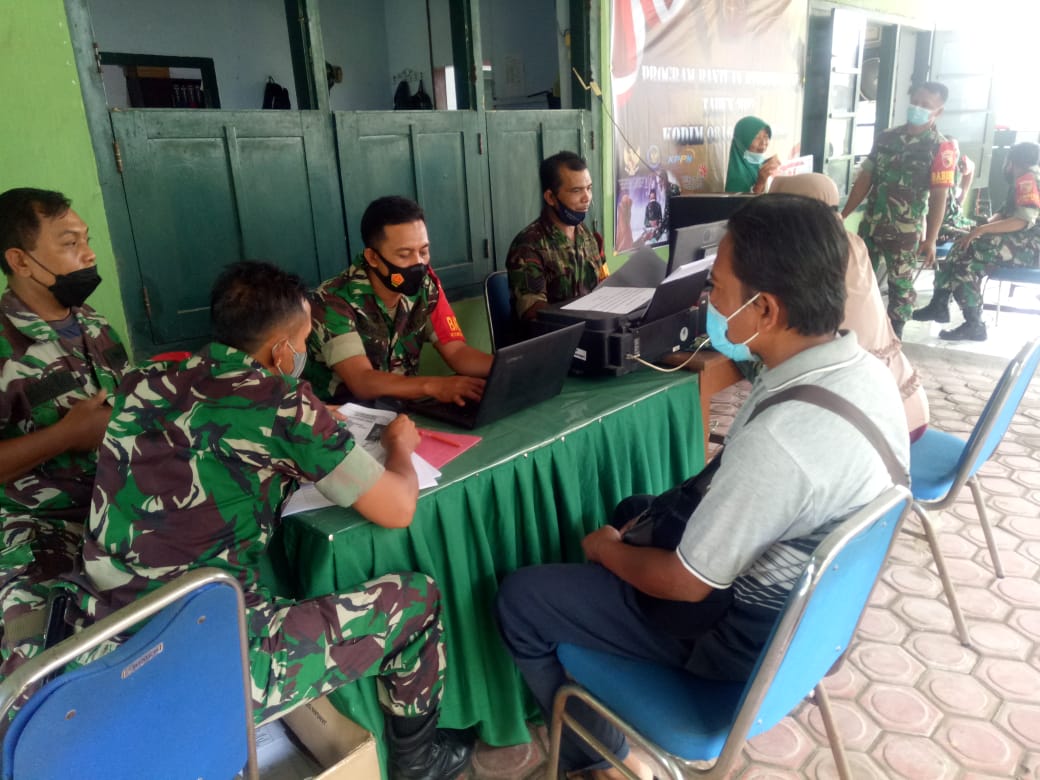 Secara Bergatian Setiap Desa, Warga Tulangan Terima BTPKLWN -TNI