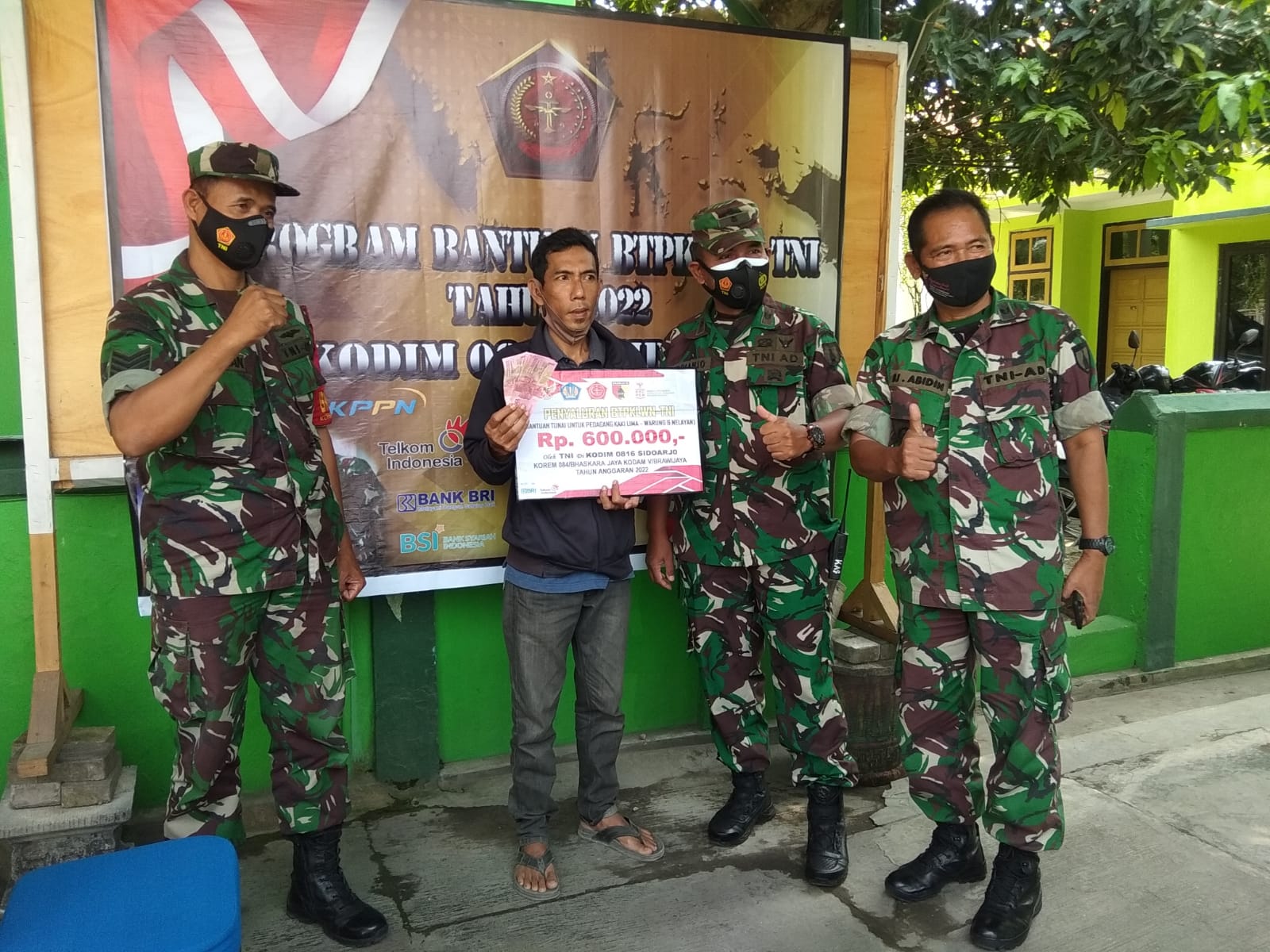 Kasdim 0816/Sidoarjo Tinjau Pelaksanaan Pembagian BTLPKLWN-TNI